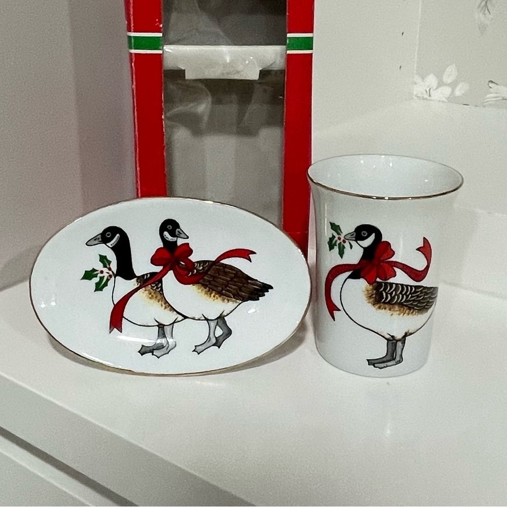 NIB Vintage Christmas Geese Soap Dish Cup Tumbler Set Bathroom Cottage Grandma
